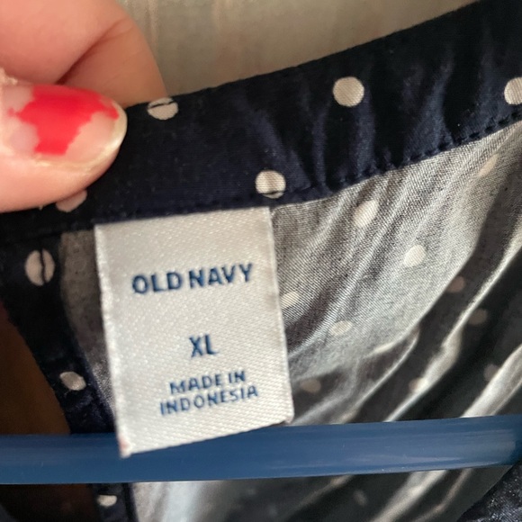 Back keyhole polka dot tank - Picture 2 of 3